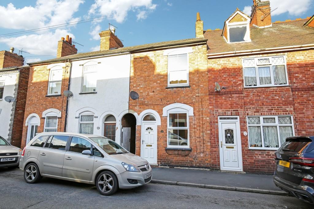 Erdington Road, Atherstone 2 bed terraced house £675 pcm (£156 pw)