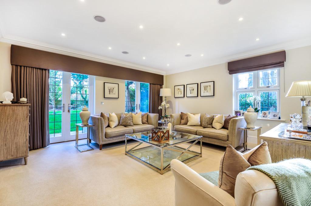 Heath Drive, Walton On The Hill 3 bed apartment £1,075,000