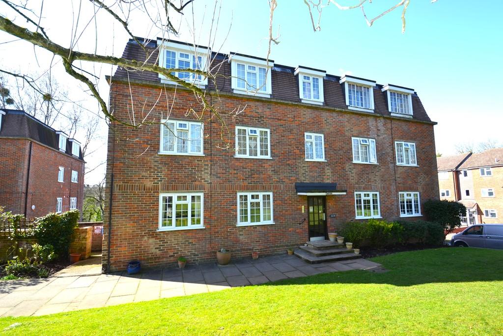 Craigmount, Radlett 2 bed apartment £350,000