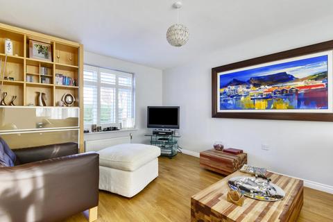 39 Waratah Drive, Chislehurst, BR7 5FP