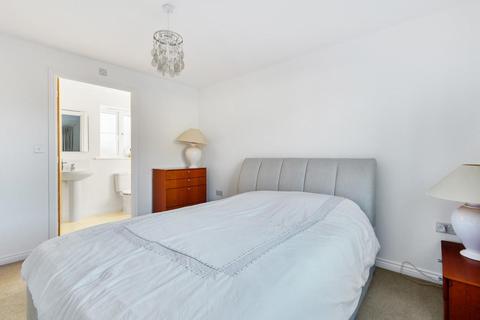39 Waratah Drive, Chislehurst, BR7 5FP