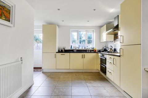 39 Waratah Drive, Chislehurst, BR7 5FP