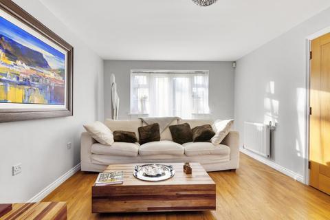 39 Waratah Drive, Chislehurst, BR7 5FP