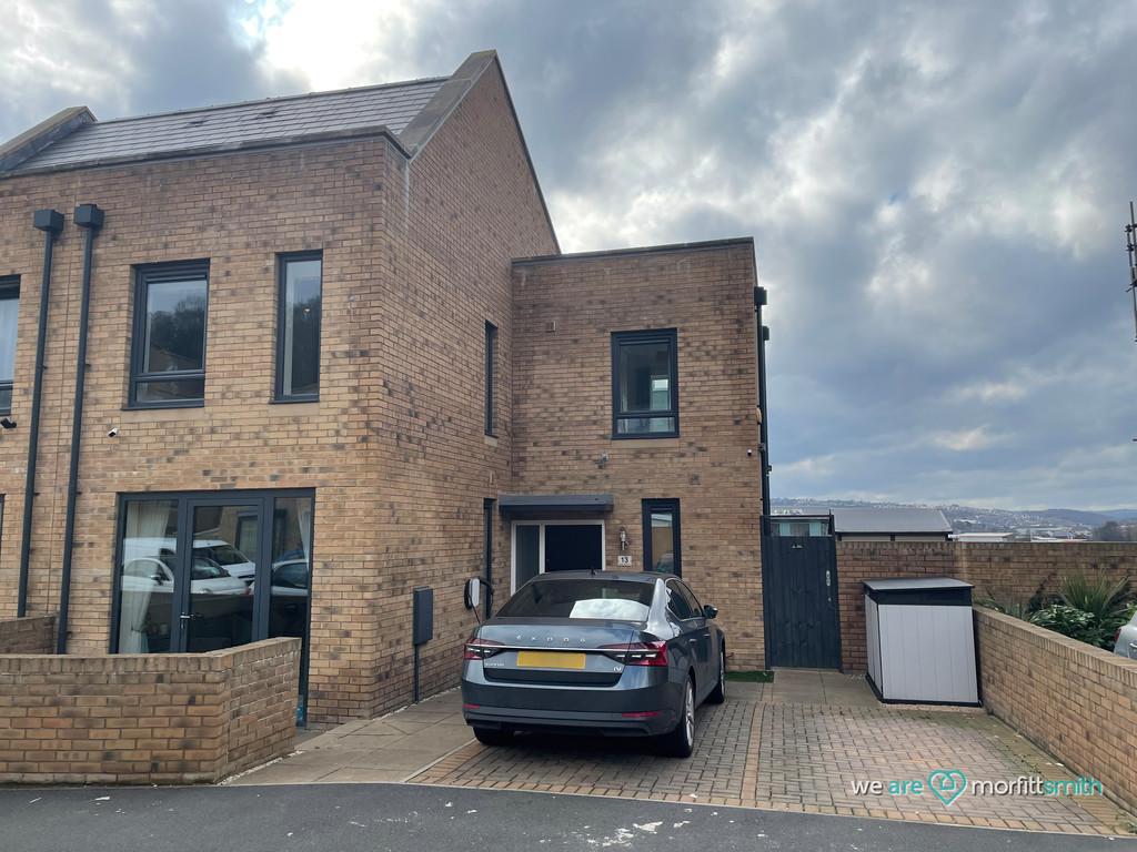 Castle Croft Drive, Sheffield, S2 2BZ... 3 bed semidetached house £265,000