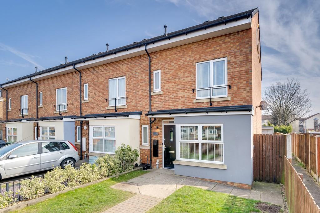 Thornton Close, Birstall 4 bed townhouse £220,000