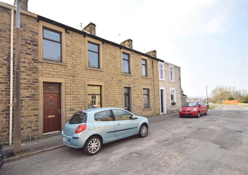 George Street, Clitheroe, BB7 3 bed terraced house - £157,500