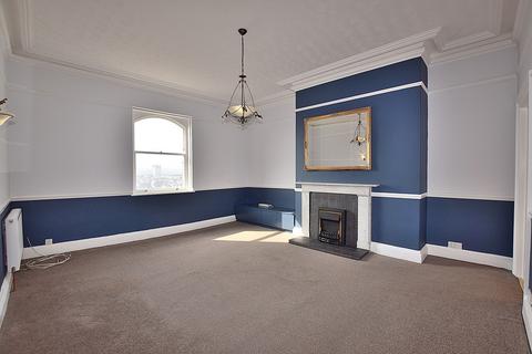 2 bedroom apartment to rent, Maison Dieu, Richmond