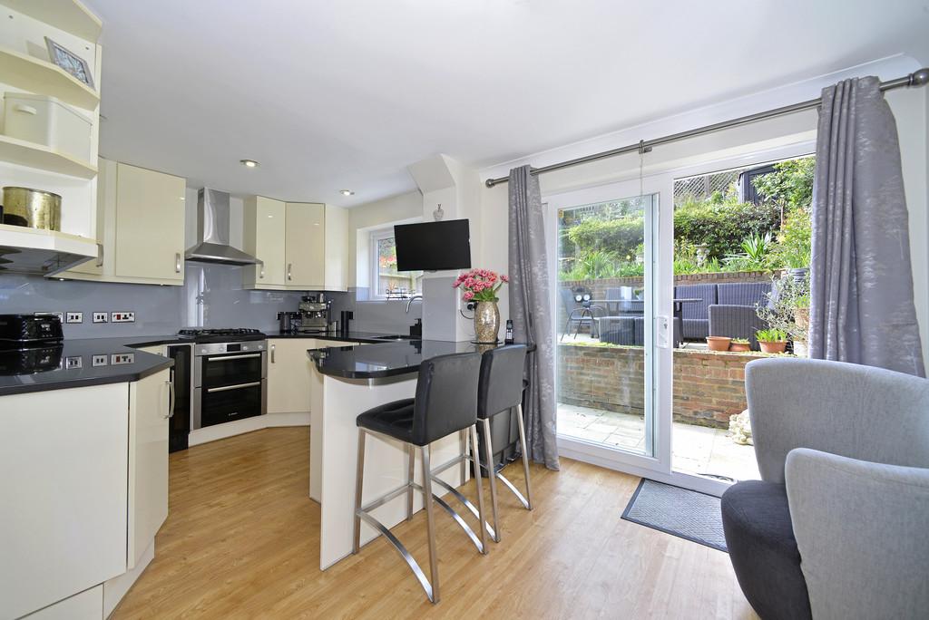 Artington Walk, Guildford, GU2 4 bed semidetached house £845,000