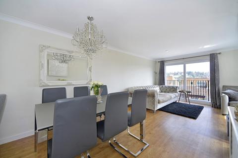 5 Artington Walk, Guildford, GU2 4EA