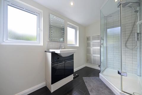 5 Artington Walk, Guildford, GU2 4EA