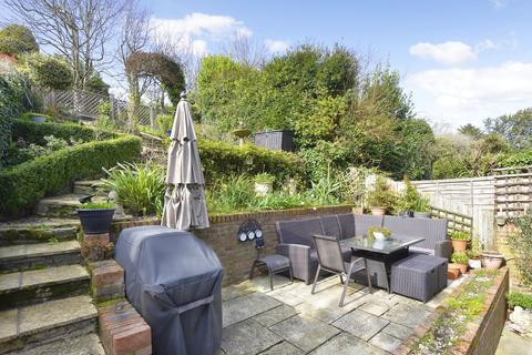 5 Artington Walk, Guildford, GU2 4EA