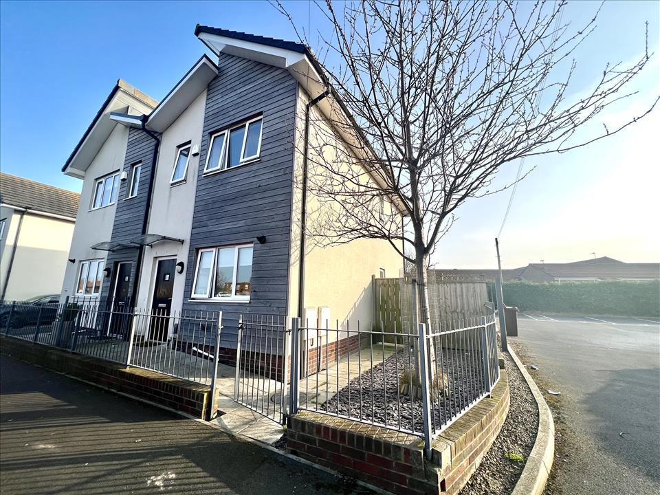 EASINGTON ROAD, HARTLEPOOL, Hartlepool, TS24 8GX 2 bed semidetached