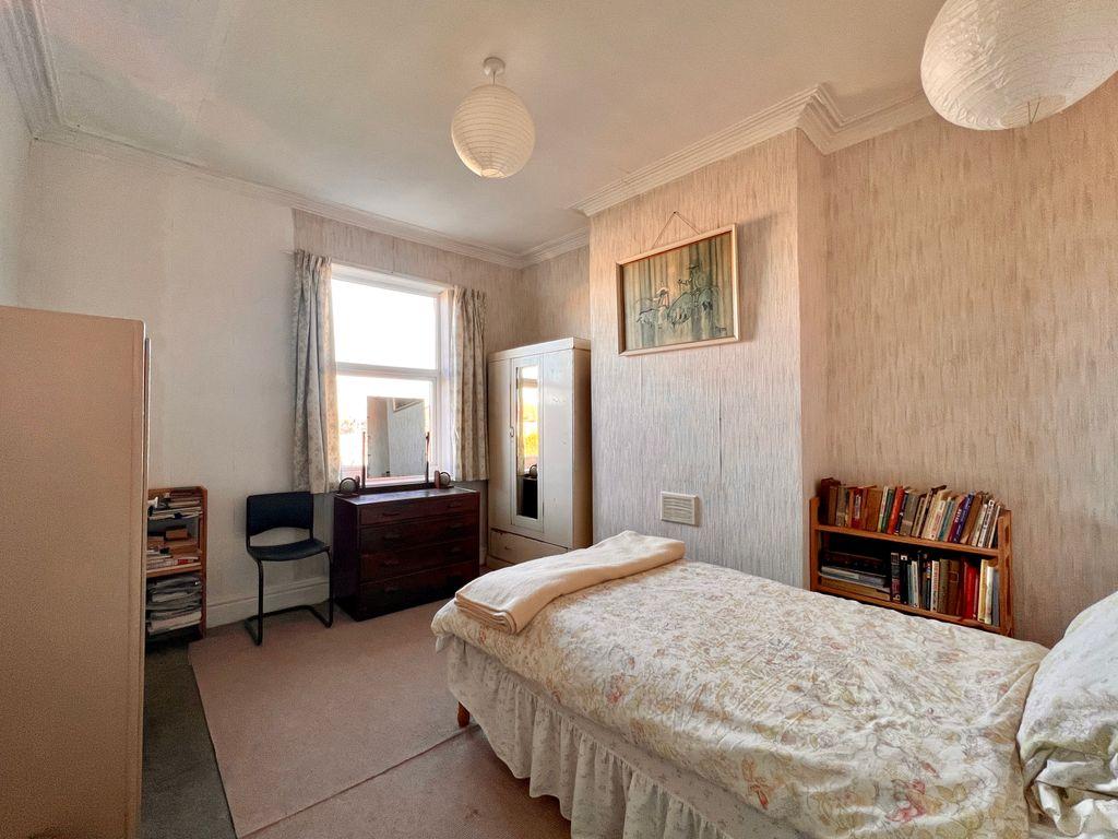 Bedroom 2 (Double)