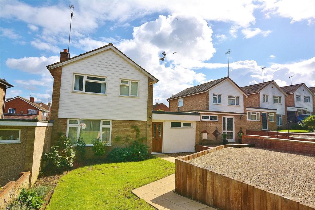 Finch Lane, Bushey, Hertfordshire, WD23 4 bed link detached house £