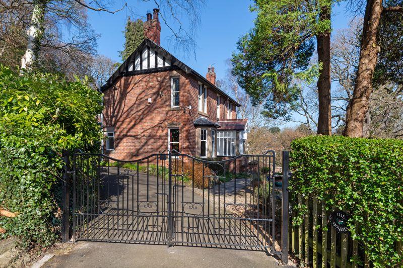 Orchard Road, Rowlands Gill, Tyne & Wear 4 bed detached house £750,000