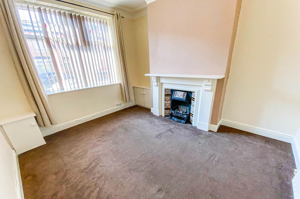 Jackson Street, Stretford, Manchester, M32 2 bed terraced house £825 pcm (£190 pw)
