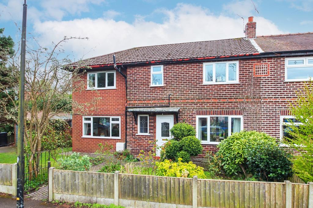 Sunningdale Road, Urmston, Manchester, M41 3 bed semidetached house