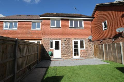30 Bircholt Road, Liphook, GU30 7PQ