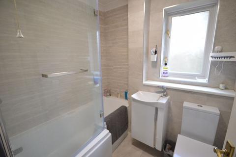 30 Bircholt Road, Liphook, GU30 7PQ