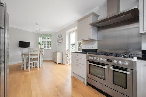 17 Echelforde Drive, Ashford, TW15 2ER