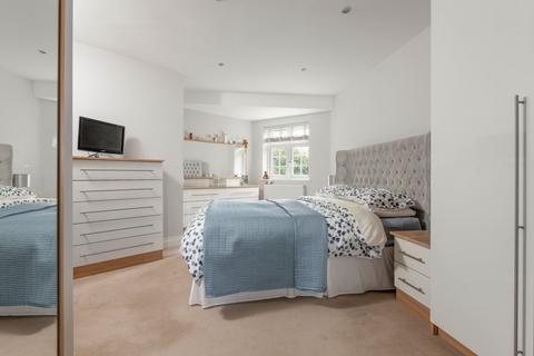 17 Echelforde Drive, Ashford, TW15 2ER