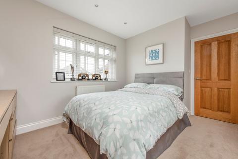 17 Echelforde Drive, Ashford, TW15 2ER