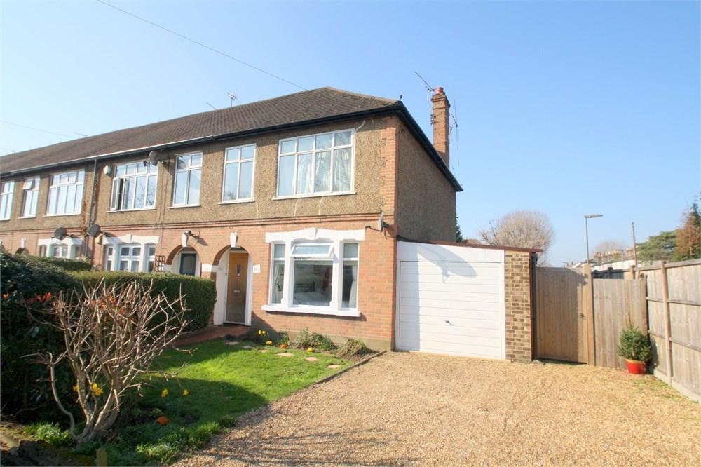 Avondale Avenue, STAINESUPONTHAMES, TW18 1 bed £295,000