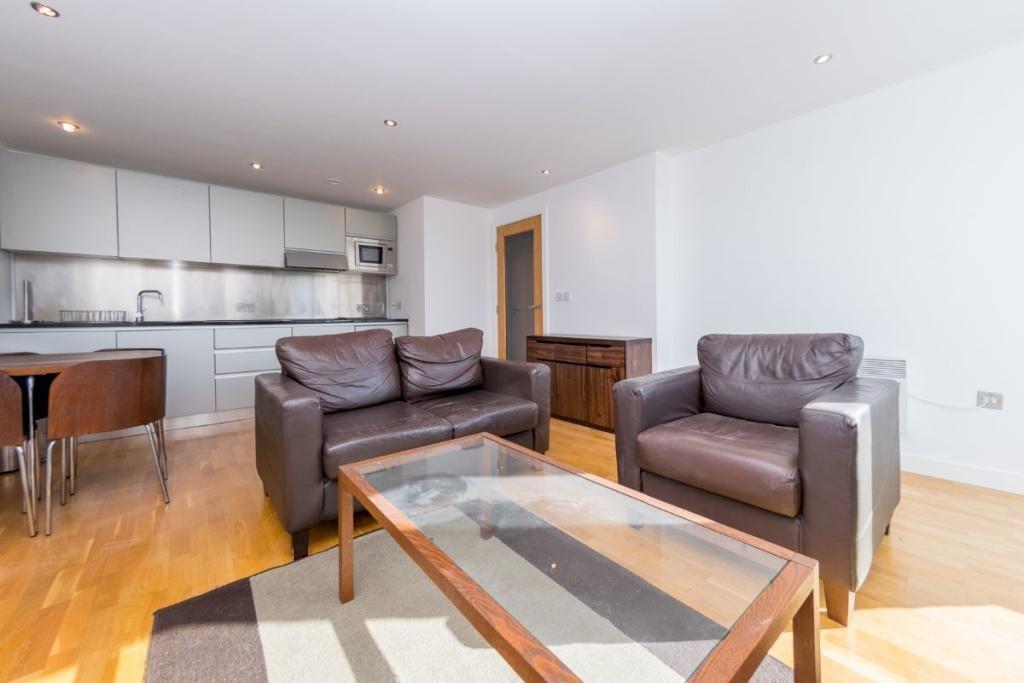 Bacon Street, London, E2 1 bed apartment - £1,750 pcm (£404 pw)