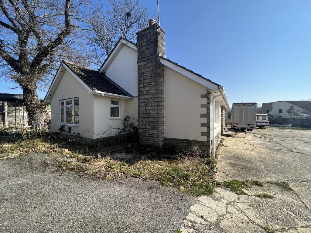 Sandy Lane, Upton, Poole, BH16 3 bed bungalow for sale £595,000