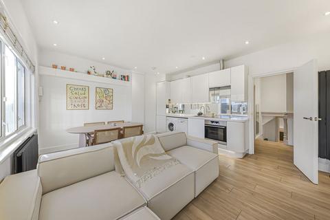 2 bedroom apartment to rent, Queenstown Road, London