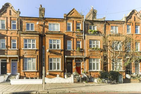 2 bedroom apartment to rent, Queenstown Road, London