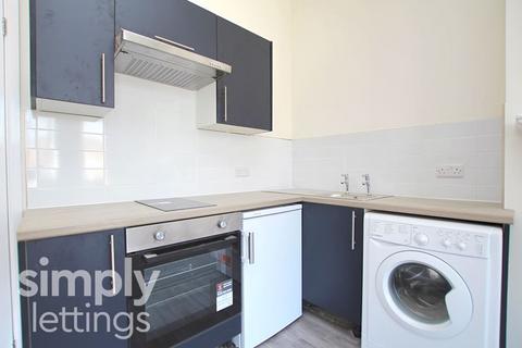 Studio to rent, The Upper Drive, Hove