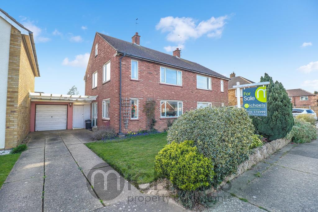 Van Dyck Road, Colchester, CO3 3 bed semidetached house £350,000