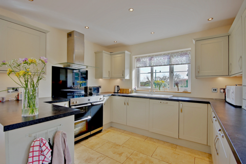 6 High Green, Severn Stoke, Worcester, WR8 9JS