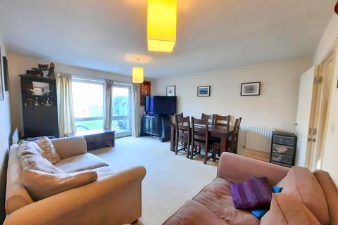 23 Vantage Place, Feltham, TW14 9EH