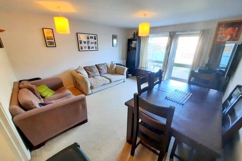 23 Vantage Place, Feltham, TW14 9EH
