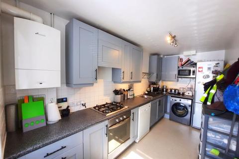 23 Vantage Place, Feltham, TW14 9EH