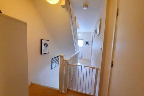 23 Vantage Place, Feltham, TW14 9EH