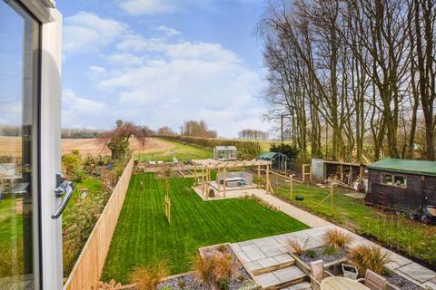 14 Beechfield, Newton Toney, Salisbury, SP4 0HH