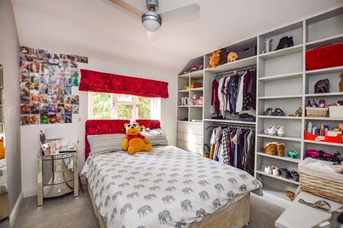 14 Beechfield, Newton Toney, Salisbury, SP4 0HH