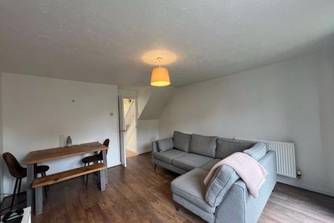 2 bedroom terraced house to rent, The Beeches, Bristol