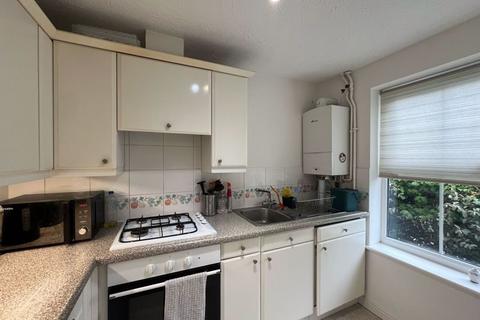 2 bedroom terraced house to rent, The Beeches, Bristol