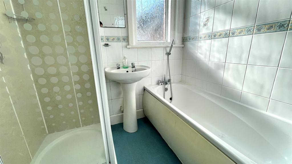 45 Sea Road, Bournemouth 1 bed apartment £120,000