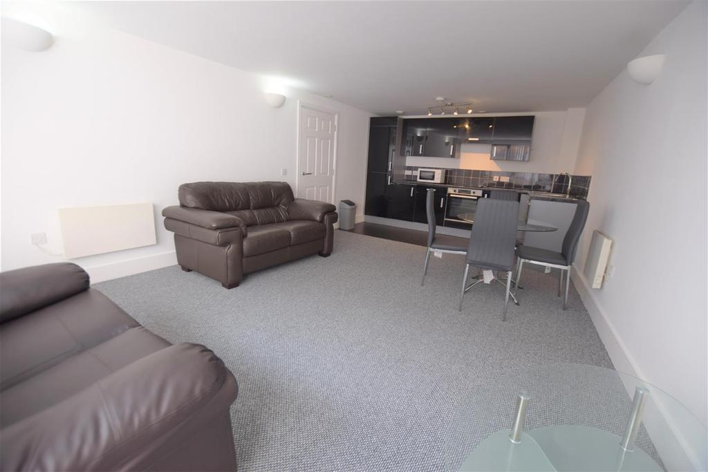 11 Epworth Street, Liverpool 2 bed apartment £900 pcm (£208 pw)