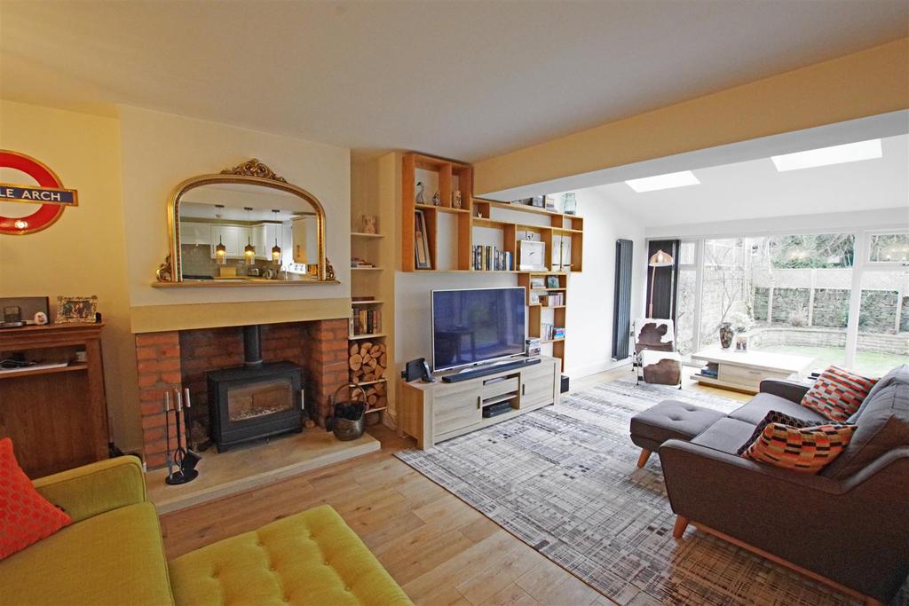 Knowle Top Drive, Lightcliffe 4 bed semidetached house £500,000