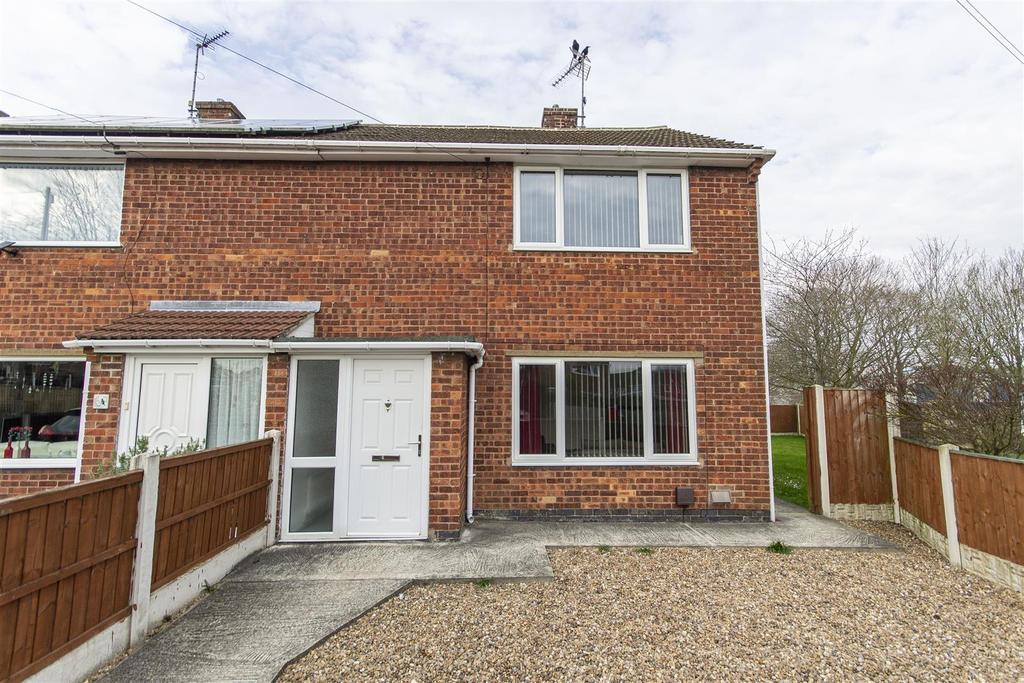 Beech Way, Danesmoor, Chesterfield 2 bed terraced house £110,000