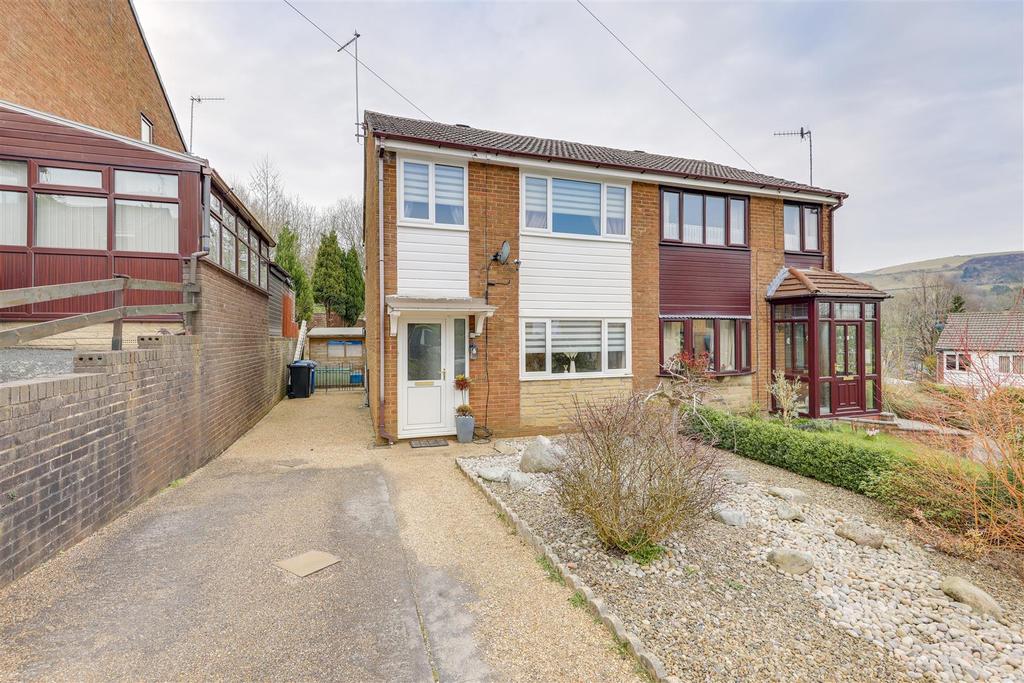 Hilltop Drive, Ewood Bridge, Rossendale 3 bed semidetached house £