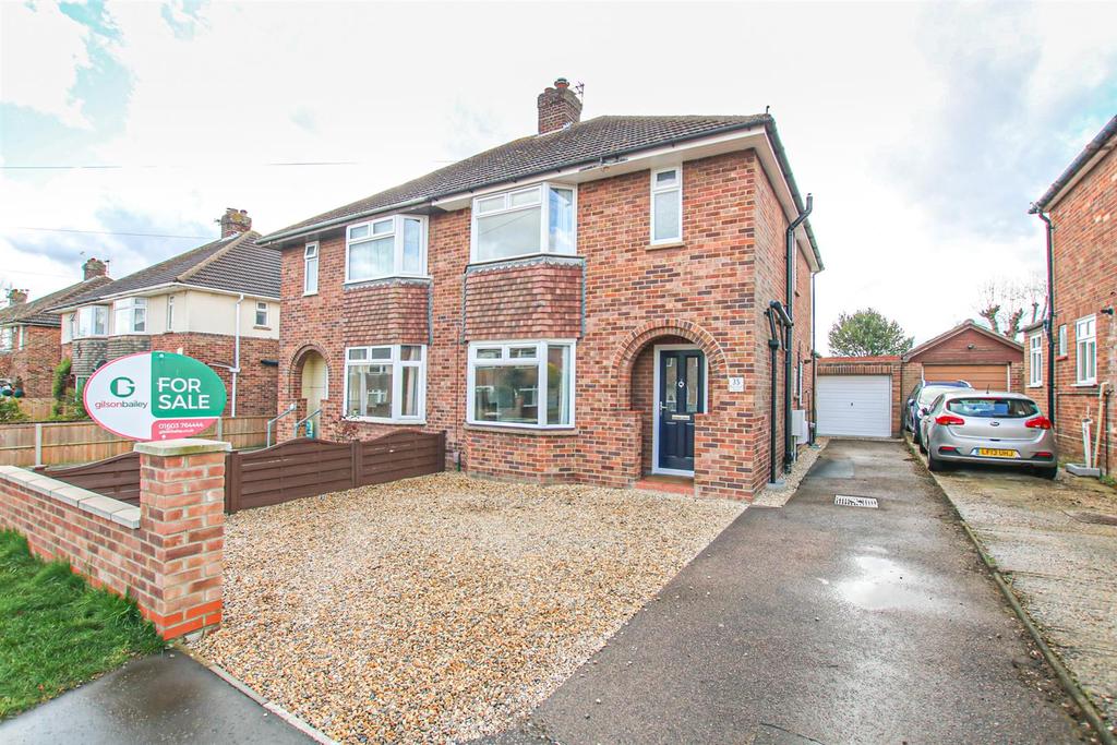 Breckland Road, Costessey, Norwich 3 bed semidetached house £35,000