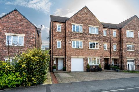 4 bedroom townhouse for sale - Academy Drive, Dringhouses, York