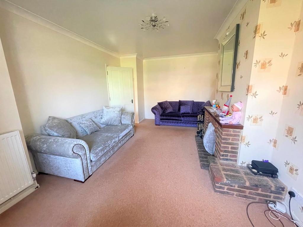 Condor Way, Burgess Hill 4 bed semidetached house £459,950